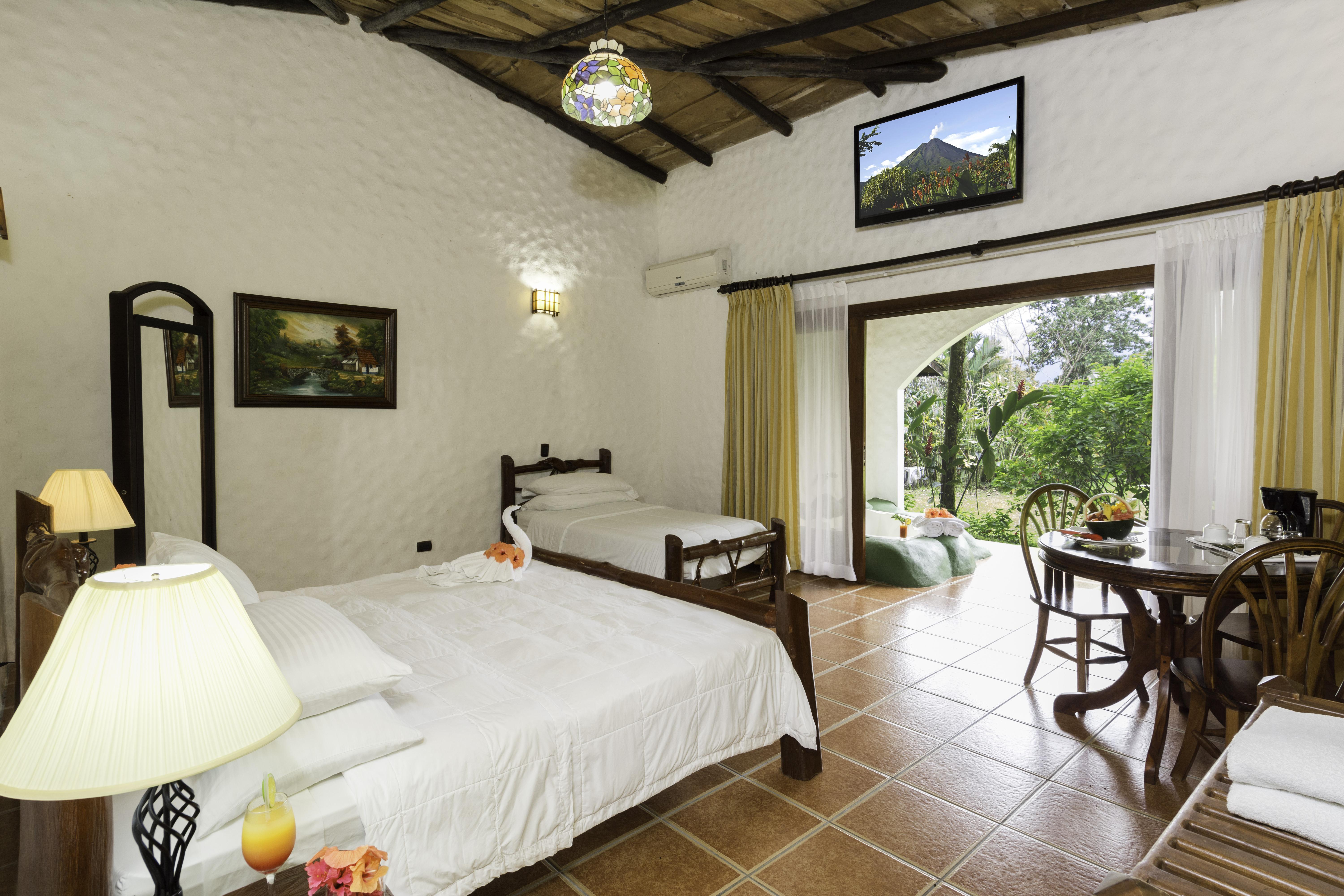 Hotel Mountain Paradise La Fortuna Exterior photo