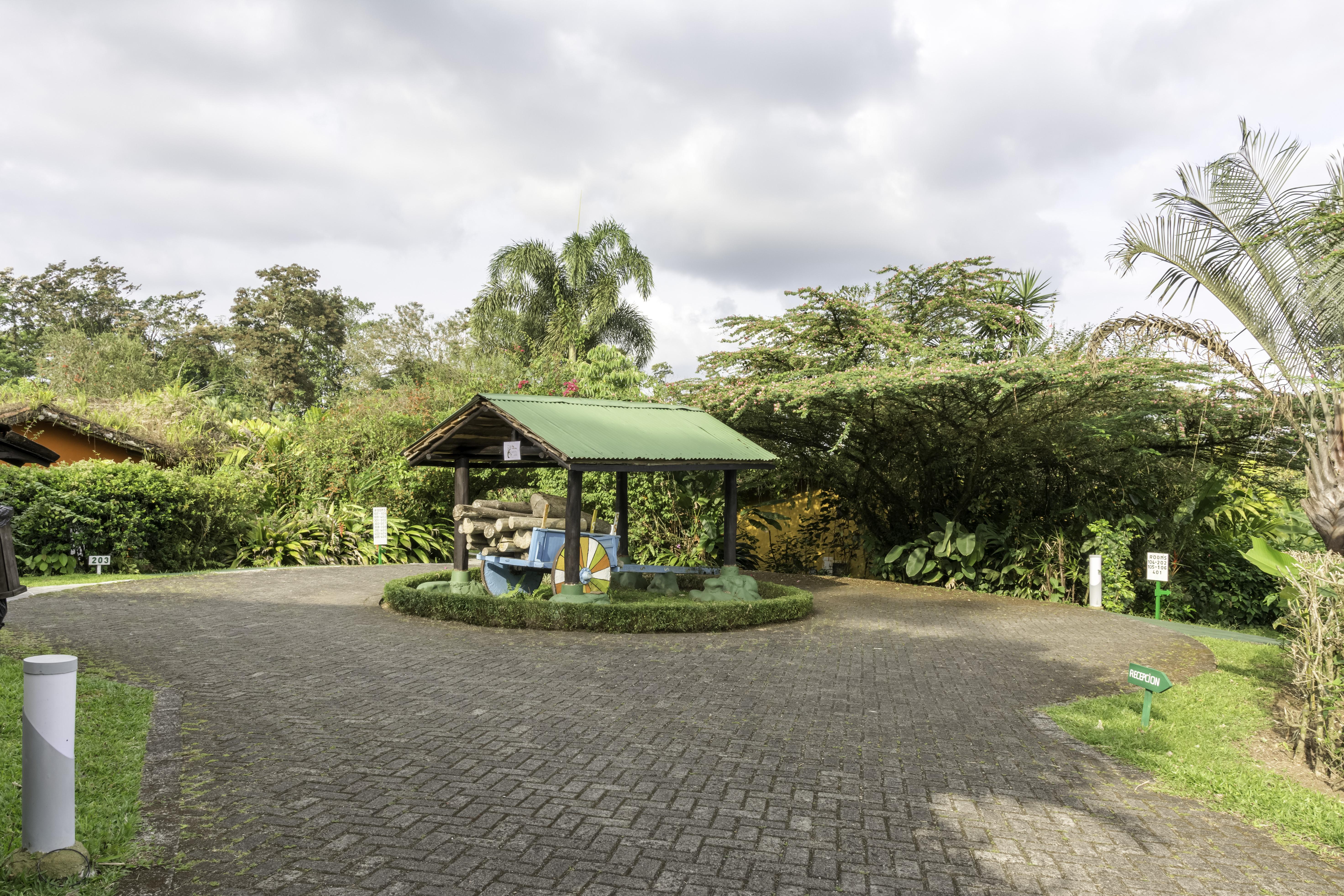 Hotel Mountain Paradise La Fortuna Exterior photo